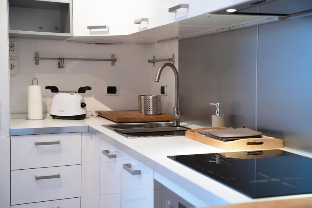 - 10 Min Duomo- M3 - Urban Retreat Apartment