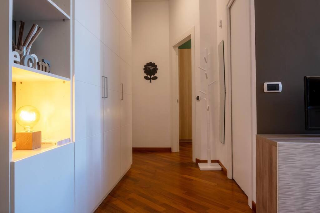 Apartment - 10 Min Duomo- M3 - Urban Retreat *